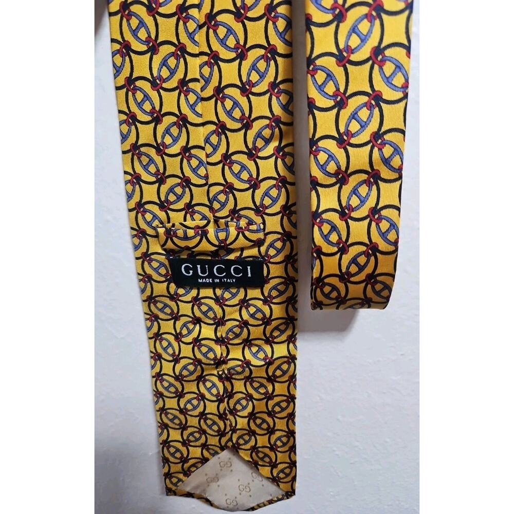 Vintage GUCCI 100% Silk Tie Mens Yellow Geometric Repeated Pattern Made In Italy